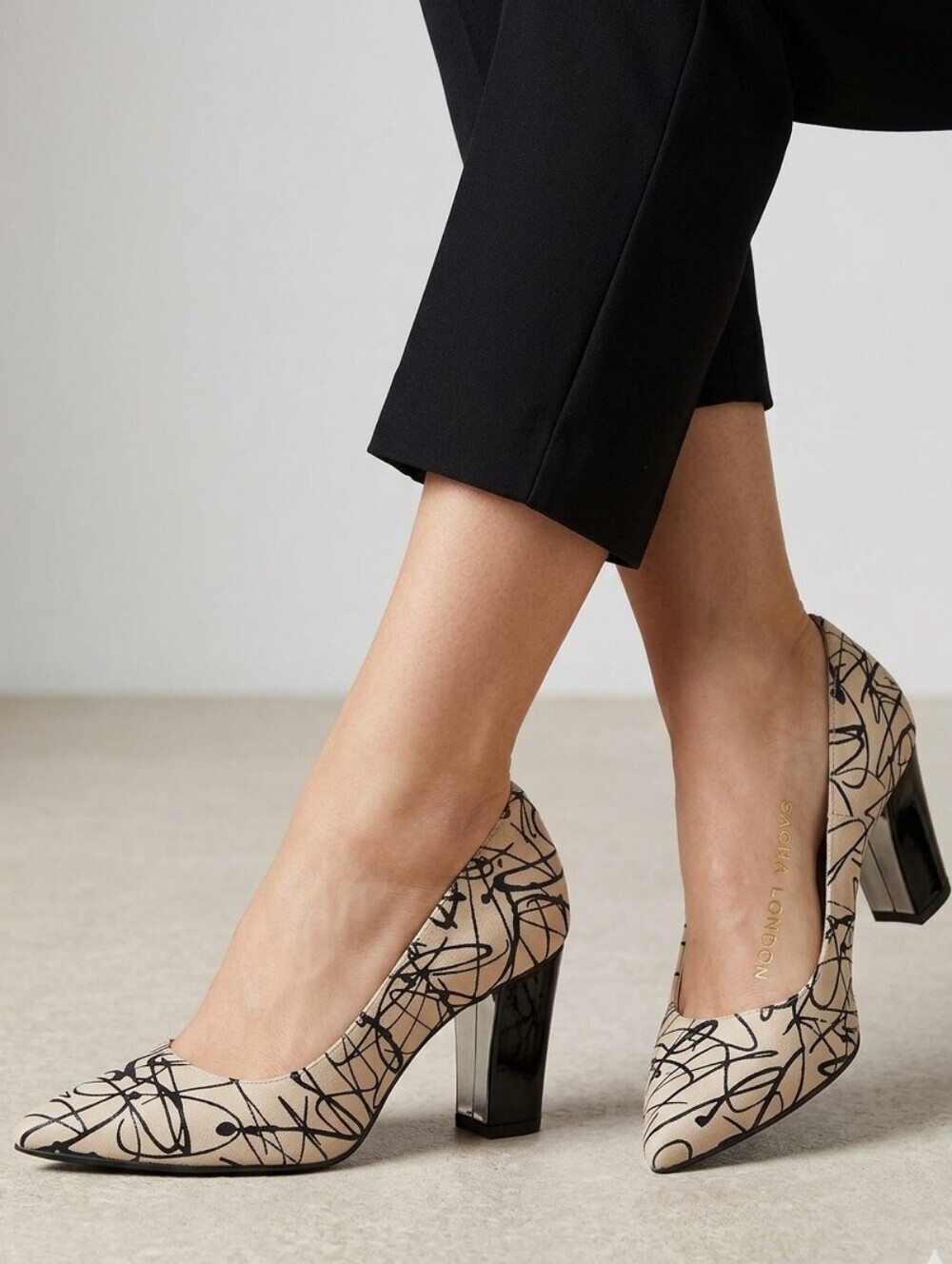 Sacha London Beige Women's Shoes Block Heel Pump Size 37